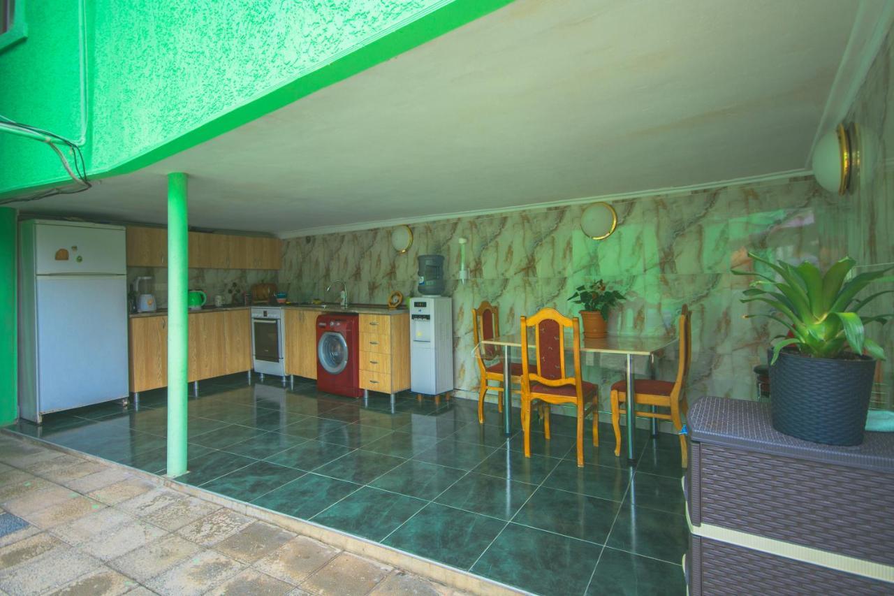 Sister'S Warm Guest House Batumi Exteriér fotografie